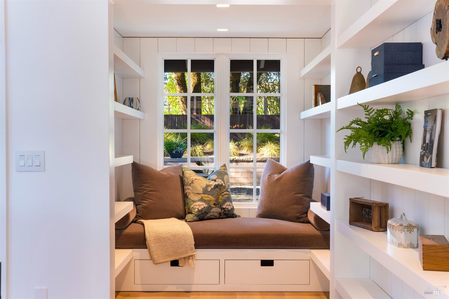 St. Helena, California, 94574, United States, 3 Bedrooms Bedrooms, ,5 BathroomsBathrooms,Residential,For Sale,1998865