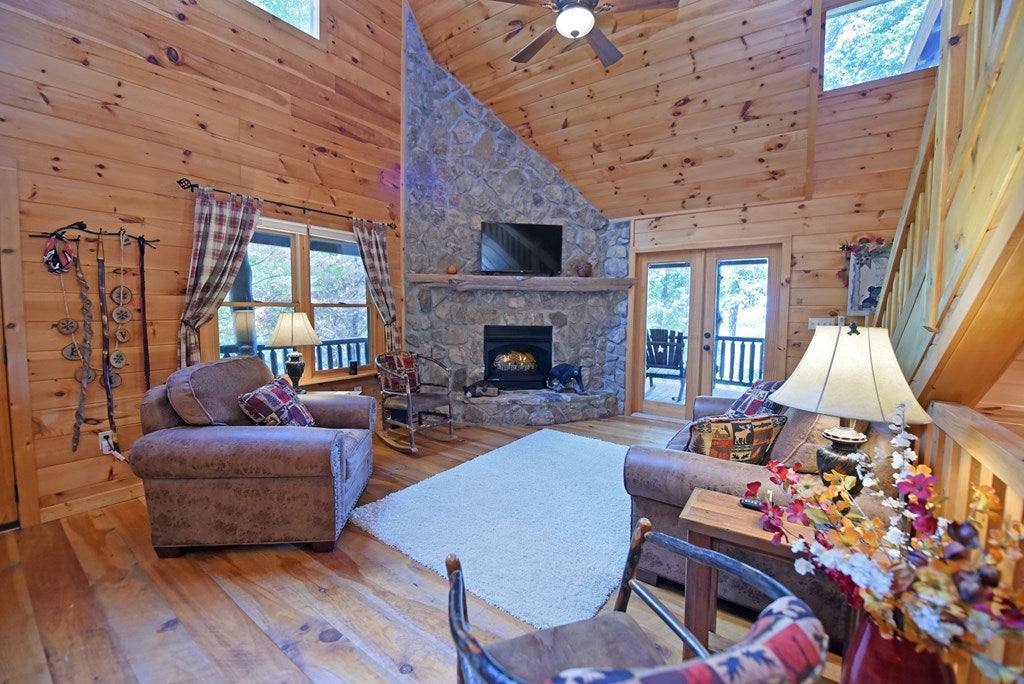 Morganton, Georgia, 30560, United States, 3 Bedrooms Bedrooms, ,3 BathroomsBathrooms,Residential,For Sale,2001916