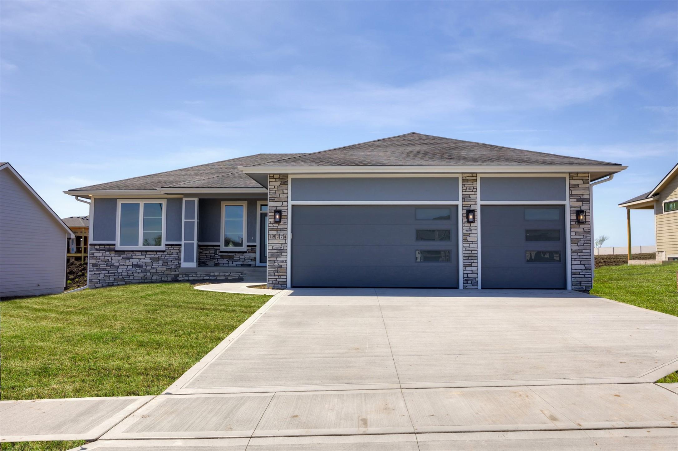 Clive, Iowa, 50325, United States, 4 Bedrooms Bedrooms, ,3 BathroomsBathrooms,Residential,For Sale,1927799