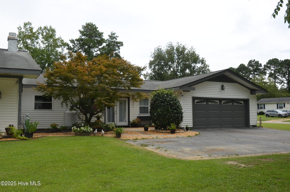 Spring Hope, North Carolina, 27882, United States, 4 Bedrooms Bedrooms, ,2 BathroomsBathrooms,Residential,For Sale,1974659