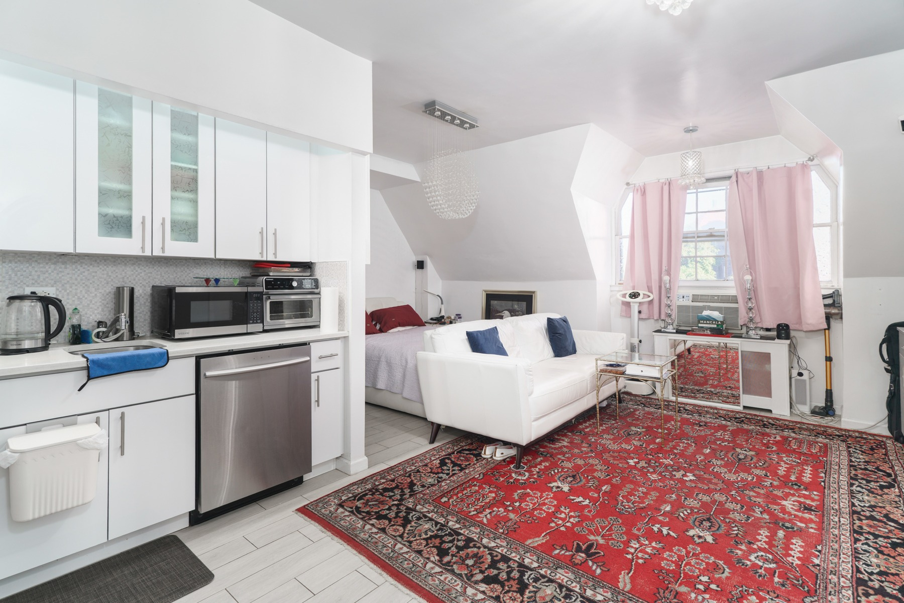  ?BEAUTIFULLY RENOVATED SPACIOUS STUDIO IN PRIME LOCATION? - 物件實景