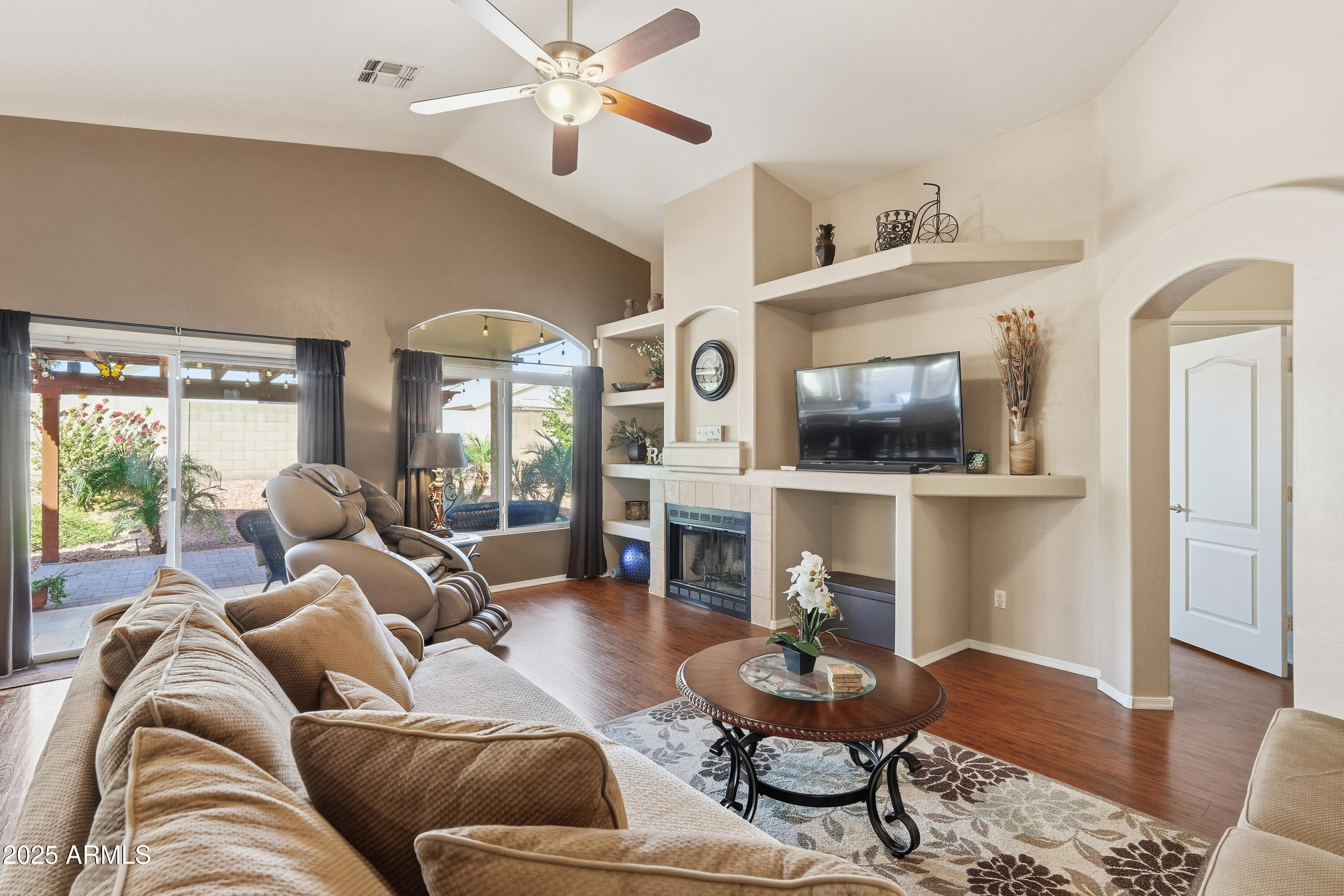 Phoenix, Arizona, 85024, United States, 3 Bedrooms Bedrooms, ,2 BathroomsBathrooms,Residential,For Sale,1995544