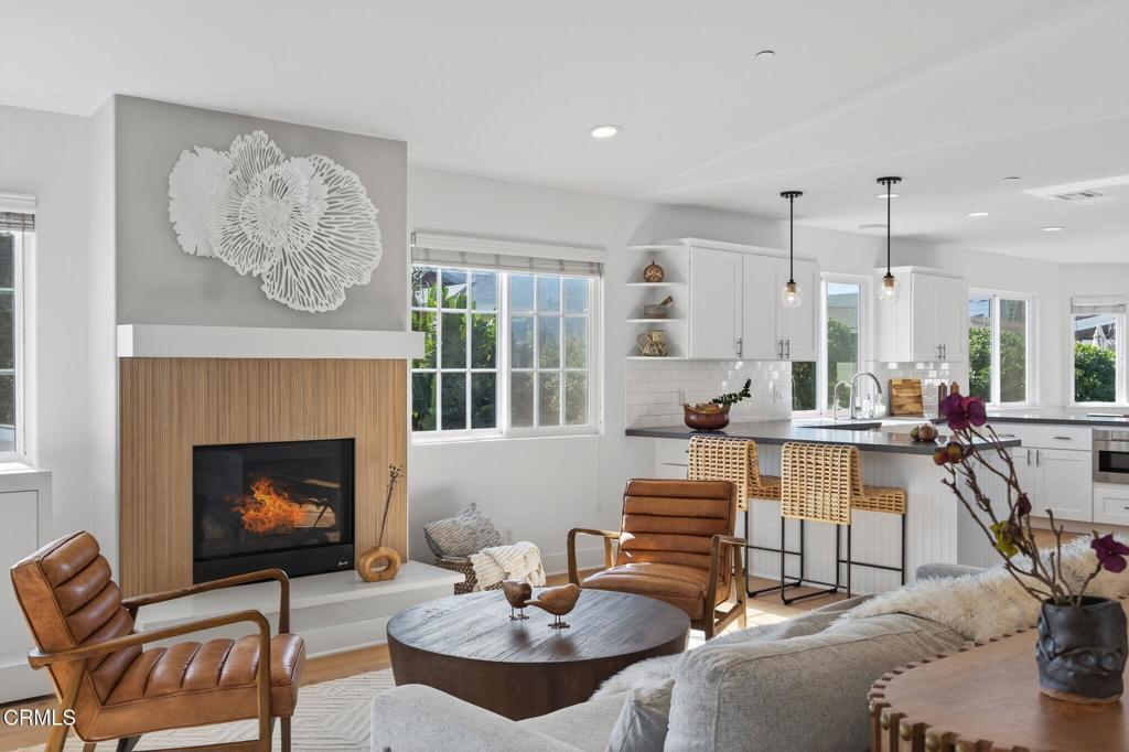 Ventura, California, 93001, United States, 4 Bedrooms Bedrooms, ,4 BathroomsBathrooms,Residential,For Sale,1975034