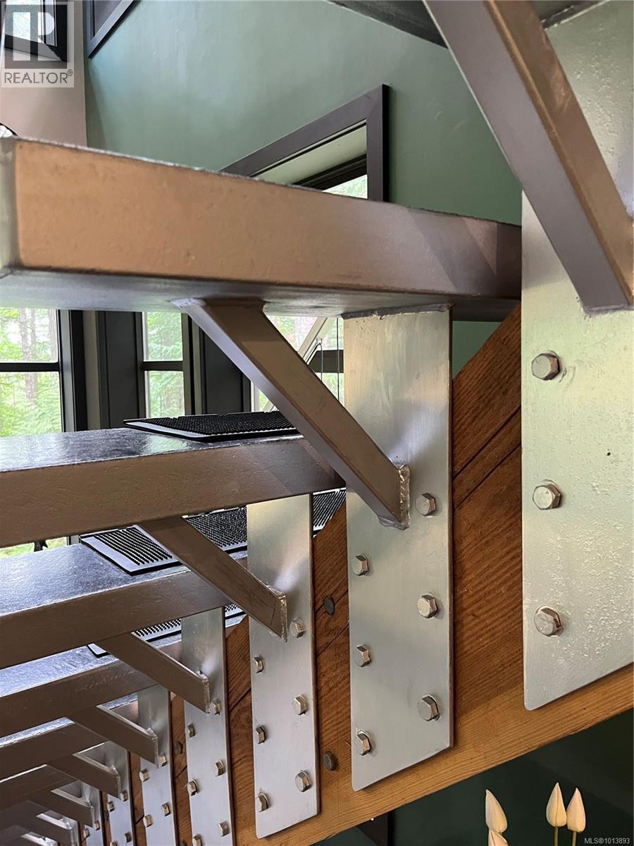 NORTH SAANICH, British Columbia, V8L 5K1, CA, 3 Bedrooms Bedrooms, ,3 BathroomsBathrooms,Residential,For Sale,1951213