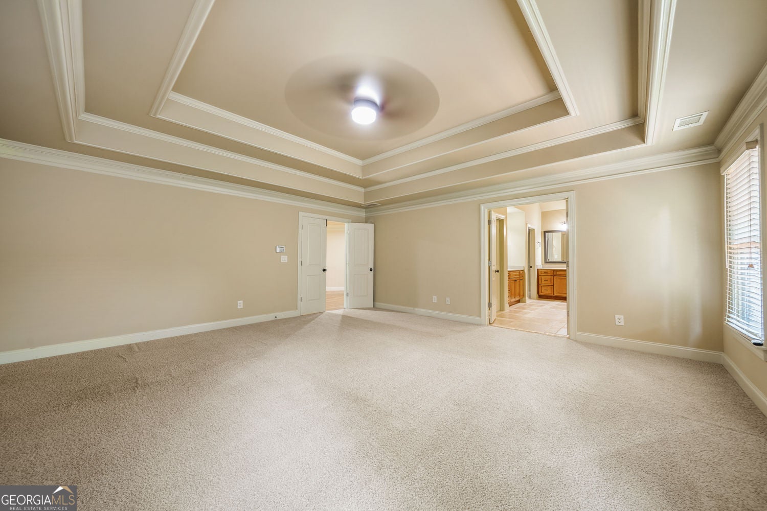 Snellville, Georgia, 30078, United States, 4 Bedrooms Bedrooms, ,5 BathroomsBathrooms,Residential,For Sale,1992513