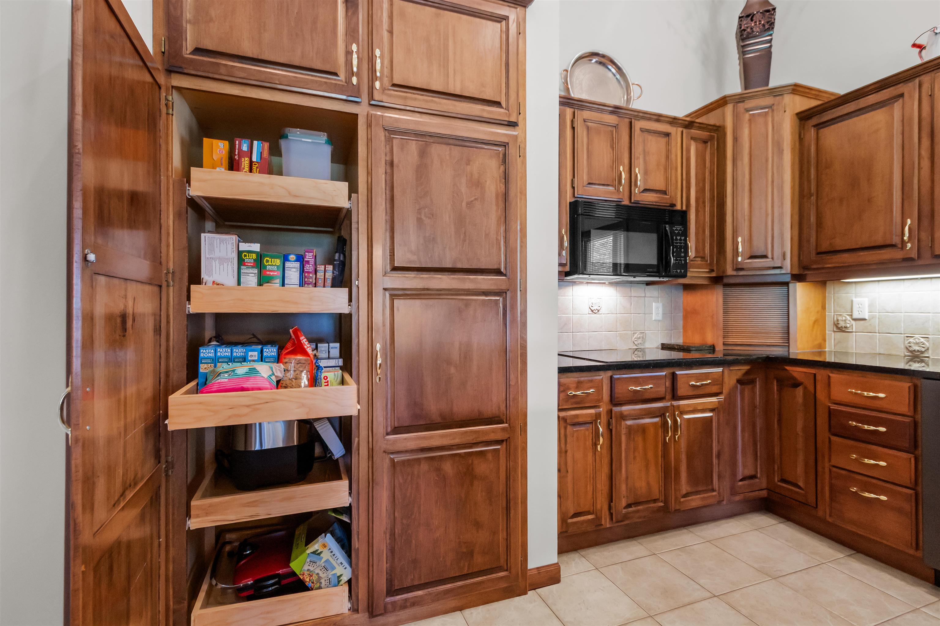 Menasha, Wisconsin, 54952, United States, 3 Bedrooms Bedrooms, ,3 BathroomsBathrooms,Residential,For Sale,1981265