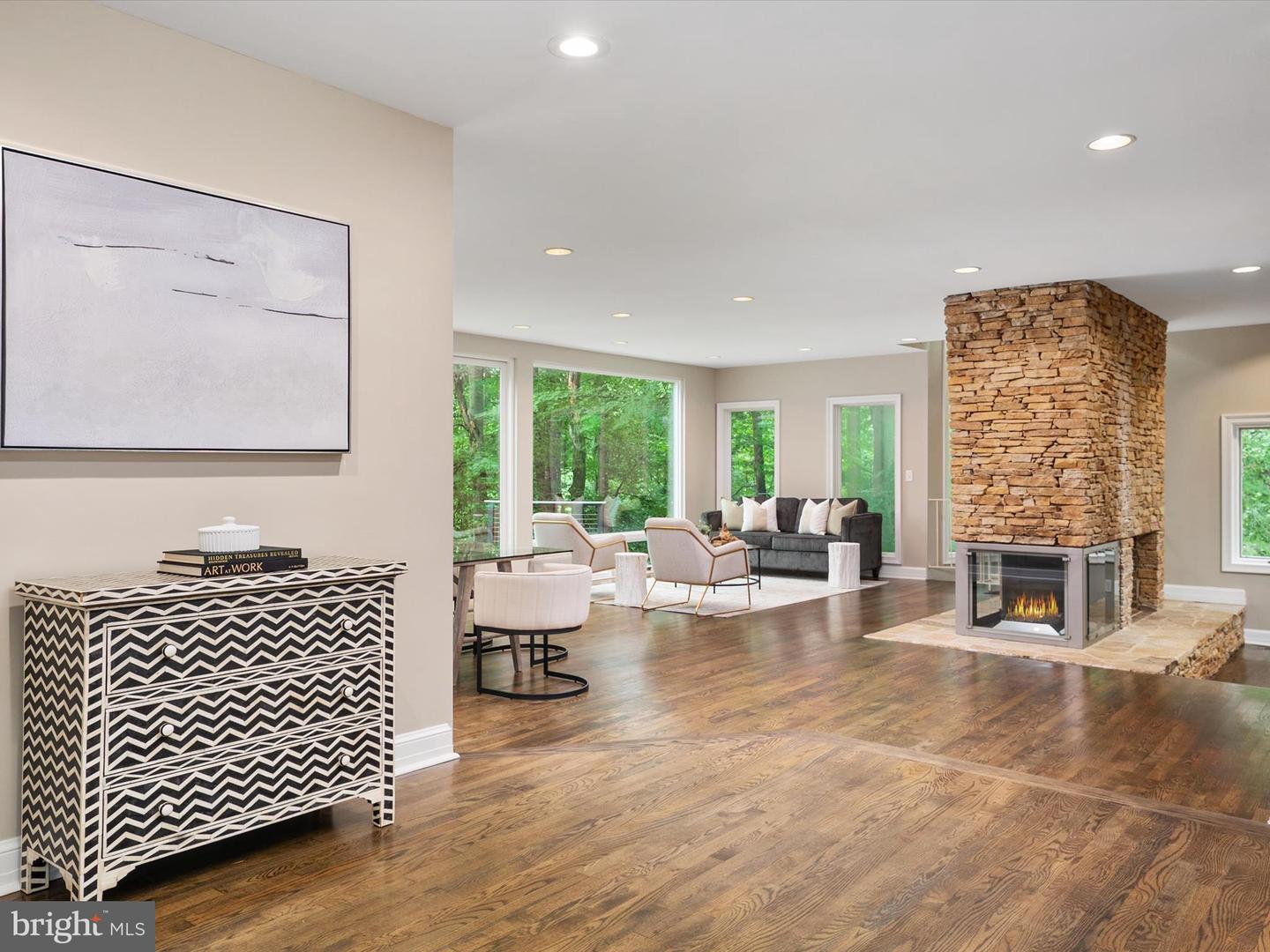 Annapolis, Maryland, 21401, United States, 5 Bedrooms Bedrooms, ,5 BathroomsBathrooms,Residential,For Sale,1895873