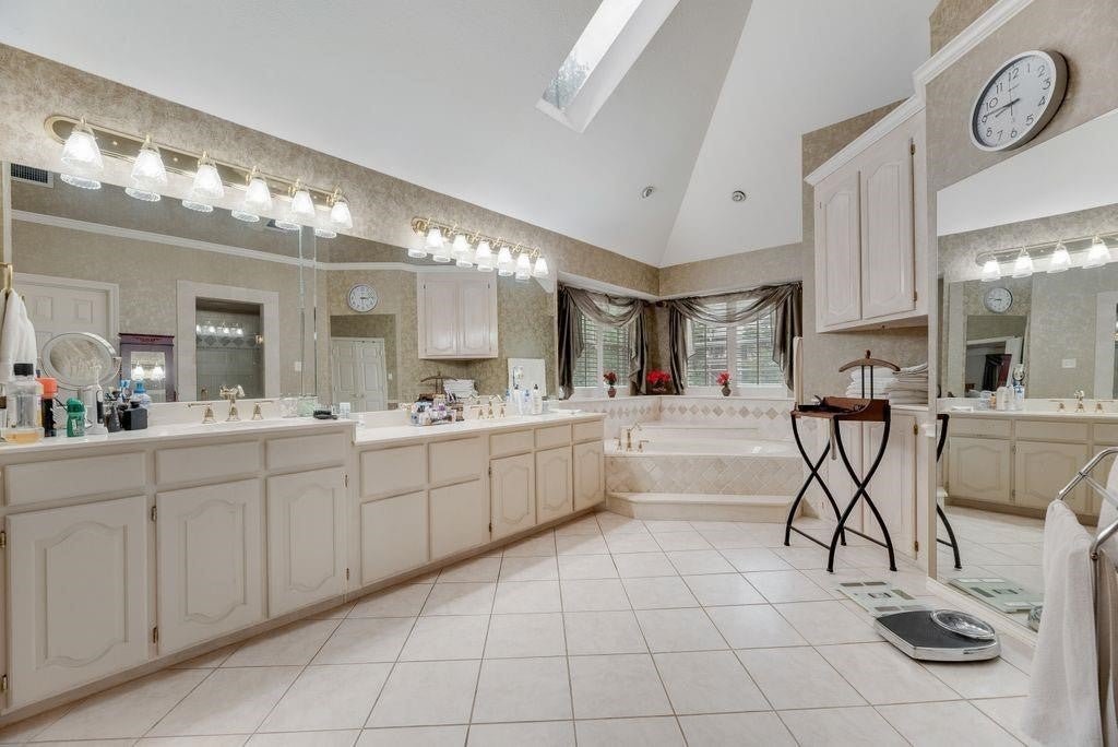 Grapevine, Texas, 76051, United States, 4 Bedrooms Bedrooms, ,3 BathroomsBathrooms,Residential,For Sale,2018283