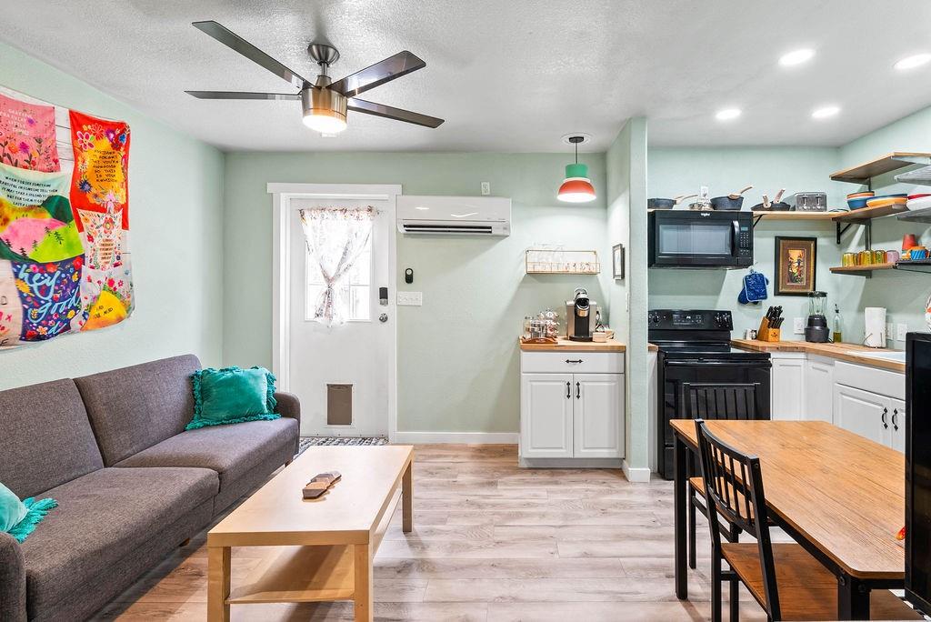 Corpus Christi, Texas, 78404, United States, 3 Bedrooms Bedrooms, ,3 BathroomsBathrooms,Residential,For Sale,1859850