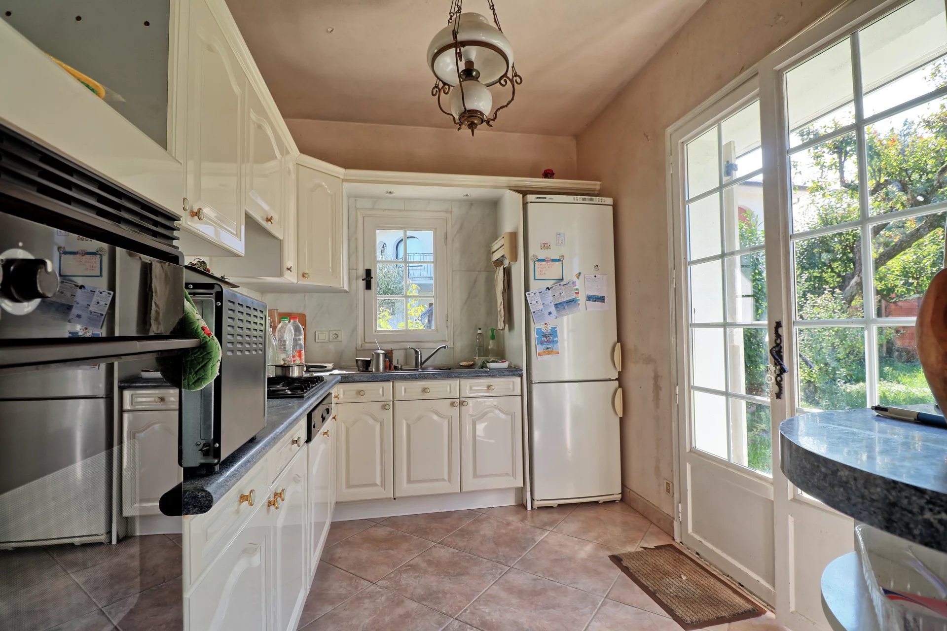 Francheville, Auvergne-Rhône-Alpes, 69340, FR, 4 Bedrooms Bedrooms, ,1 BathroomBathrooms,Residential,For Sale,1955065