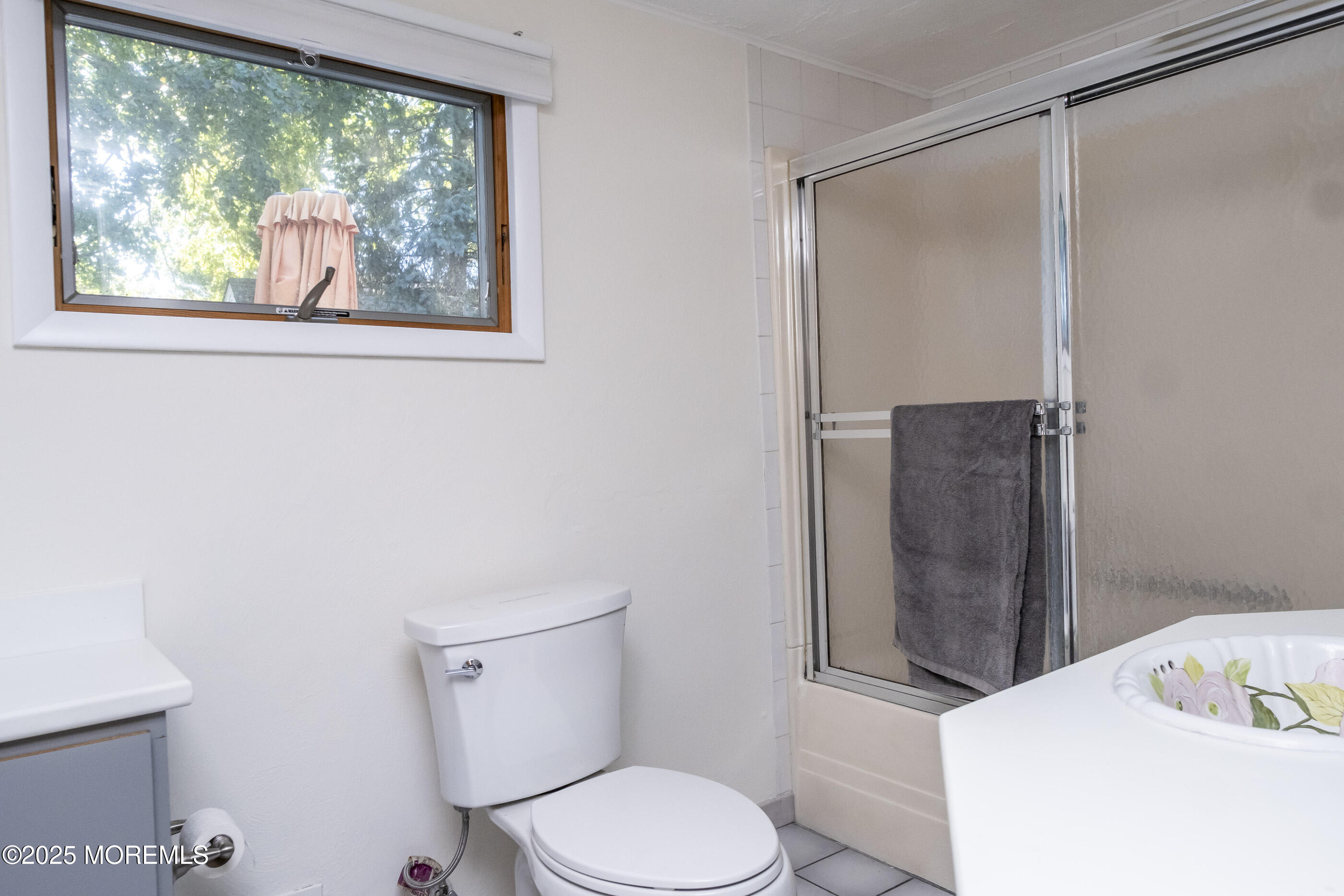 Leonardo, New Jersey, 07737, United States, 4 Bedrooms Bedrooms, ,3 BathroomsBathrooms,Residential,For Sale,1989142