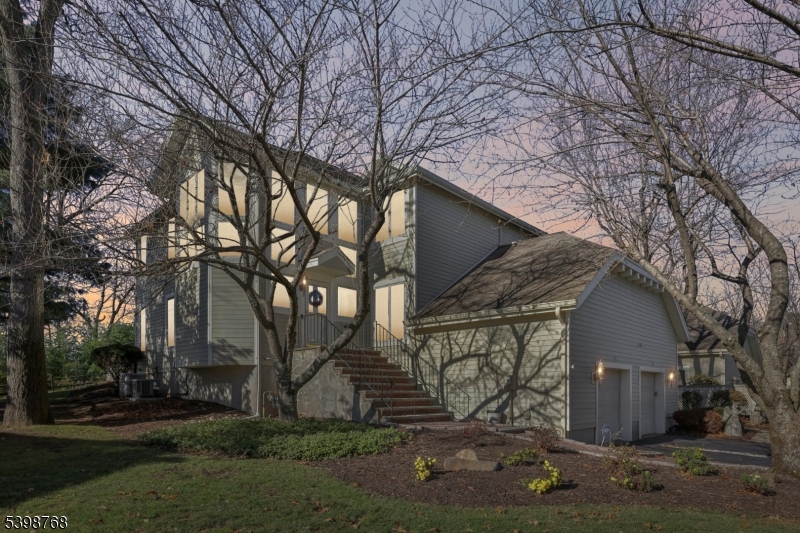 Wayne Twp., New Jersey, 07470, United States, 2 Bedrooms Bedrooms, ,3 BathroomsBathrooms,Residential,For Sale,2002003