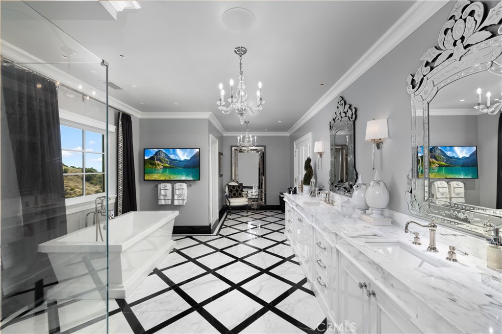 Glendora, California, 91741, United States, 6 Bedrooms Bedrooms, ,6 BathroomsBathrooms,Residential,For Sale,1987955