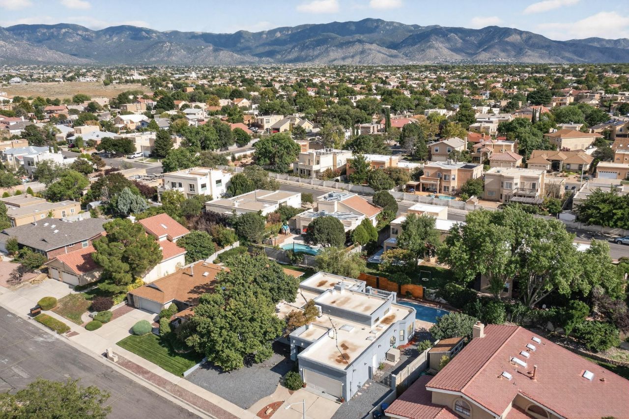 Albuquerque, New Mexico, 87109, United States, 3 Bedrooms Bedrooms, ,3 BathroomsBathrooms,Residential,For Sale,1949452