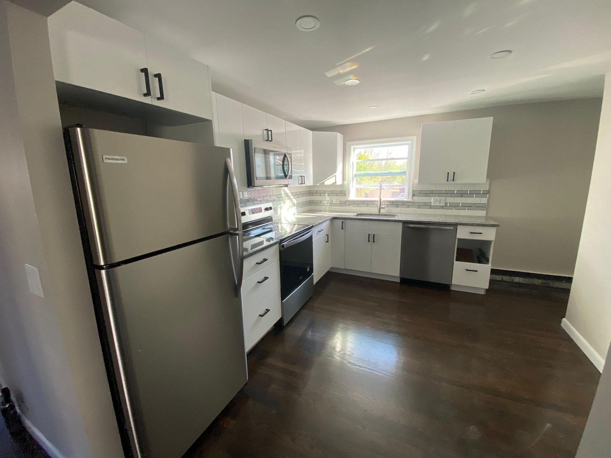 Revere, Massachusetts, 02151, United States, 6 Bedrooms Bedrooms, ,3 BathroomsBathrooms,Residential,For Sale,1898078