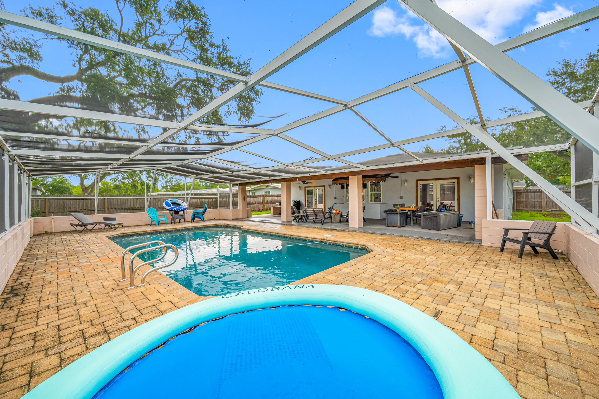 Clearwater, Florida, 33764, United States, 3 Bedrooms Bedrooms, ,2 BathroomsBathrooms,Residential,For Sale,1879424