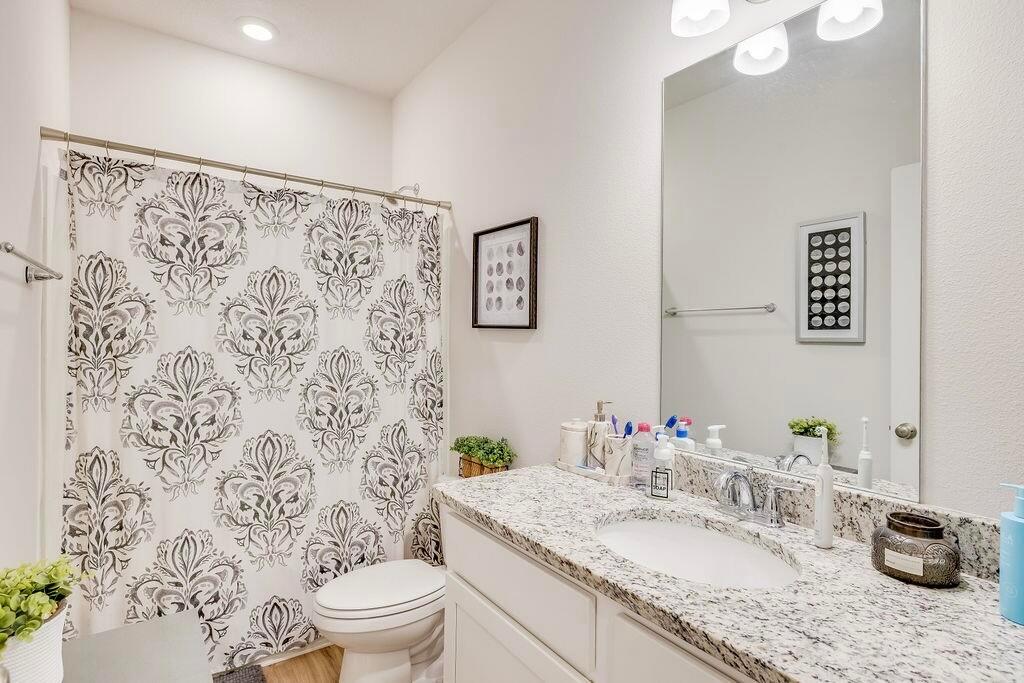 Freeport, Florida, 32439, United States, 5 Bedrooms Bedrooms, ,3 BathroomsBathrooms,Residential,For Sale,1976395