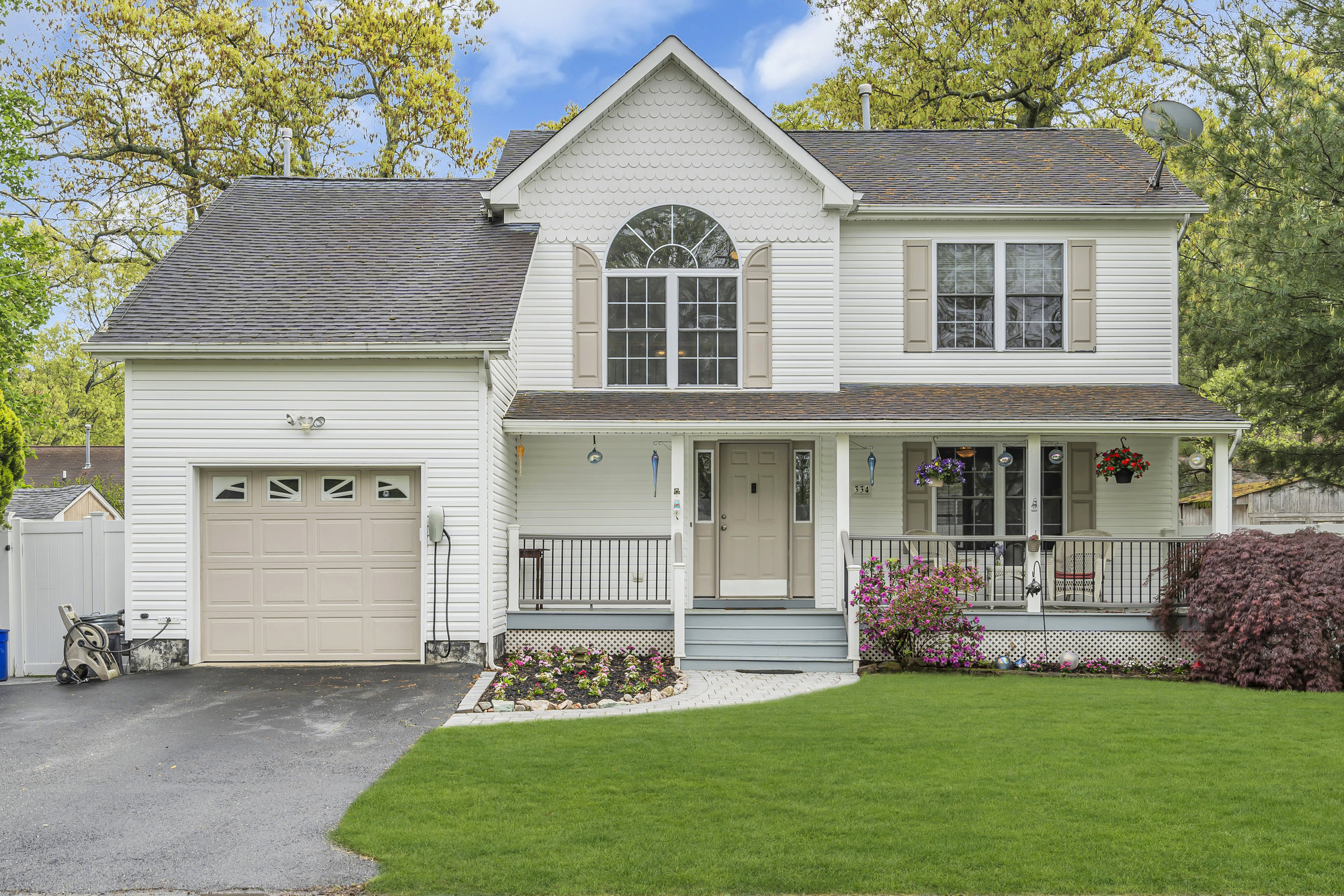 Custom Shore Colonial Nestled in Desirable Ocean Gate - 物件實景