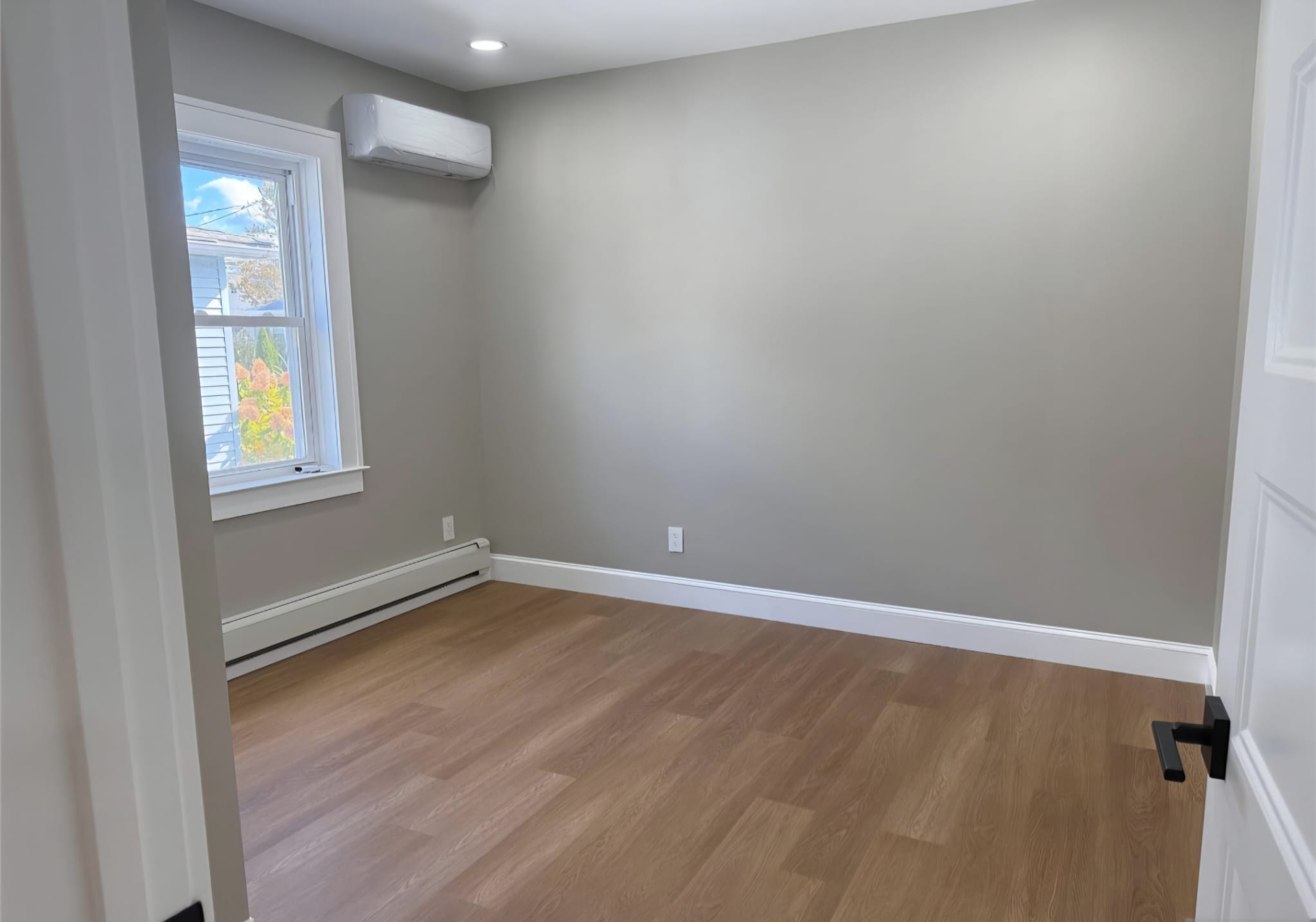 Little Ferry, New Jersey, 07643, United States, 5 Bedrooms Bedrooms, ,2 BathroomsBathrooms,Residential,For Sale,1983964