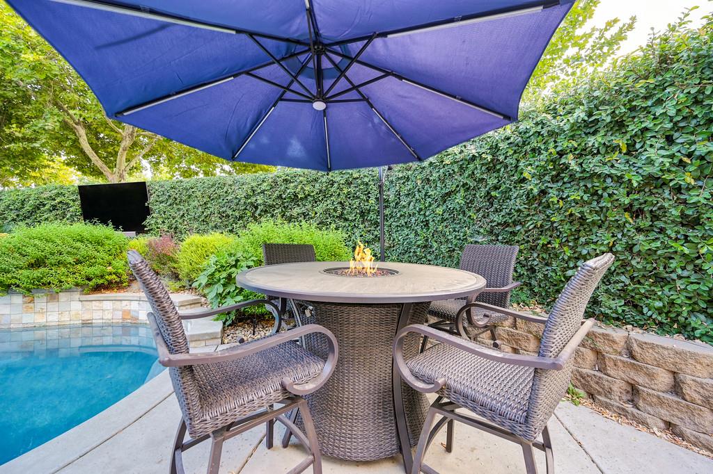 Roseville, California, 95747, United States, 6 Bedrooms Bedrooms, ,4 BathroomsBathrooms,Residential,For Sale,1940337
