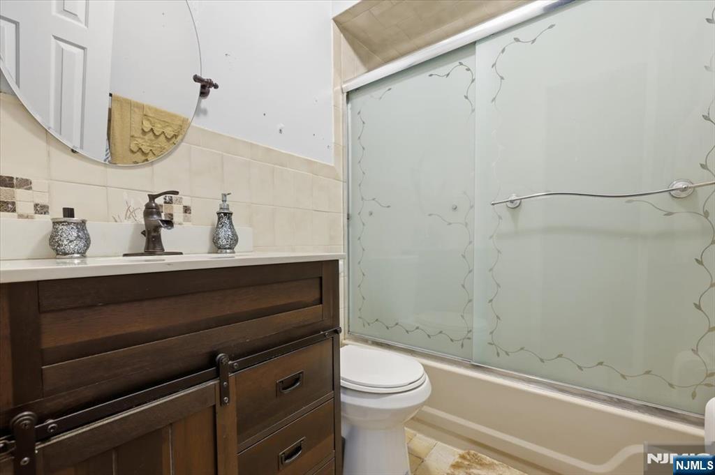 North Bergen, New Jersey, 07047, United States, 3 Bedrooms Bedrooms, ,3 BathroomsBathrooms,Residential,For Sale,1987538