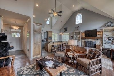 Hiawassee, Georgia, 30546, United States, 3 Bedrooms Bedrooms, ,4 BathroomsBathrooms,Residential,For Sale,1933523
