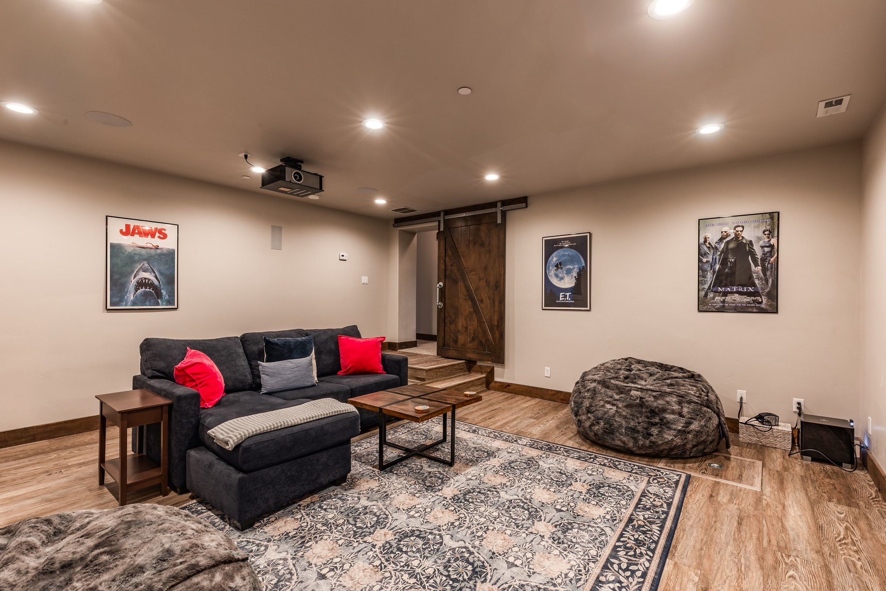  Stunning End-Unit Townhome With Loads of Natural Light - 物件實景
