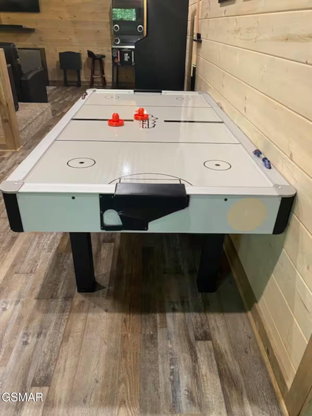 Sevierville, Tennessee, 37862, United States, 5 Bedrooms Bedrooms, ,5 BathroomsBathrooms,Residential,For Sale,2008857