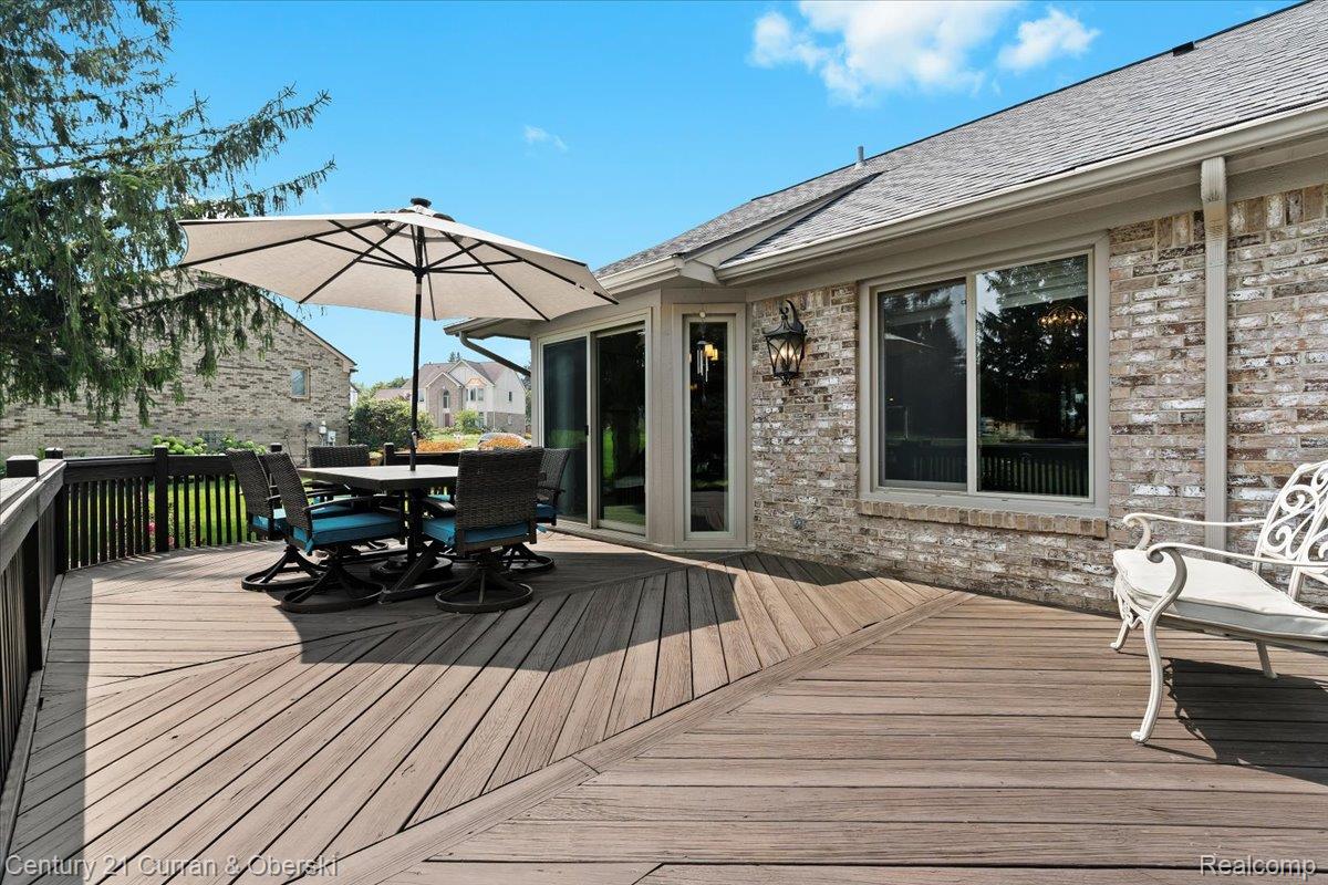 Northville, Michigan, 48168, United States, 3 Bedrooms Bedrooms, ,4 BathroomsBathrooms,Residential,For Sale,1921714