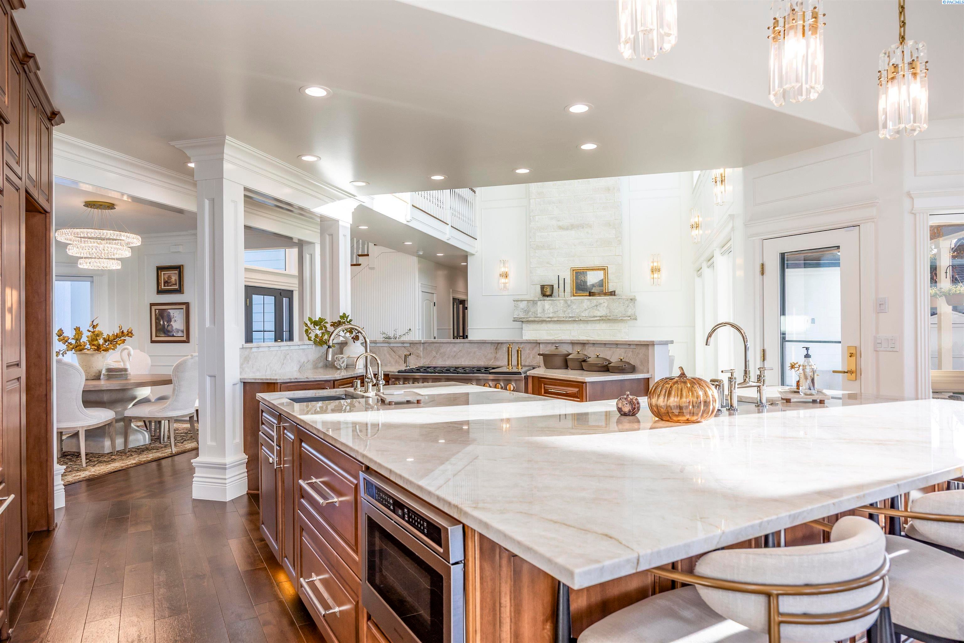 Pasco, Washington, 99301, United States, 4 Bedrooms Bedrooms, ,4 BathroomsBathrooms,Residential,For Sale,1974870