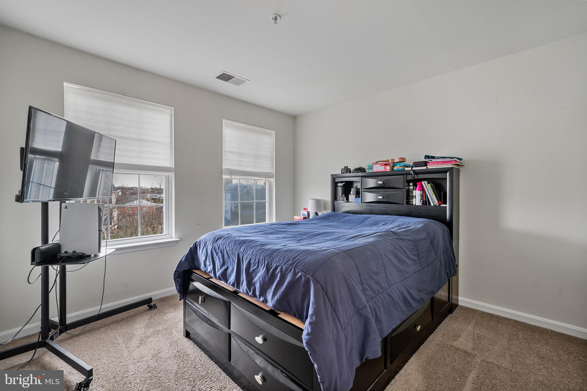 Clinton, Maryland, 20735, United States, 5 Bedrooms Bedrooms, ,4 BathroomsBathrooms,Residential,For Sale,2005620