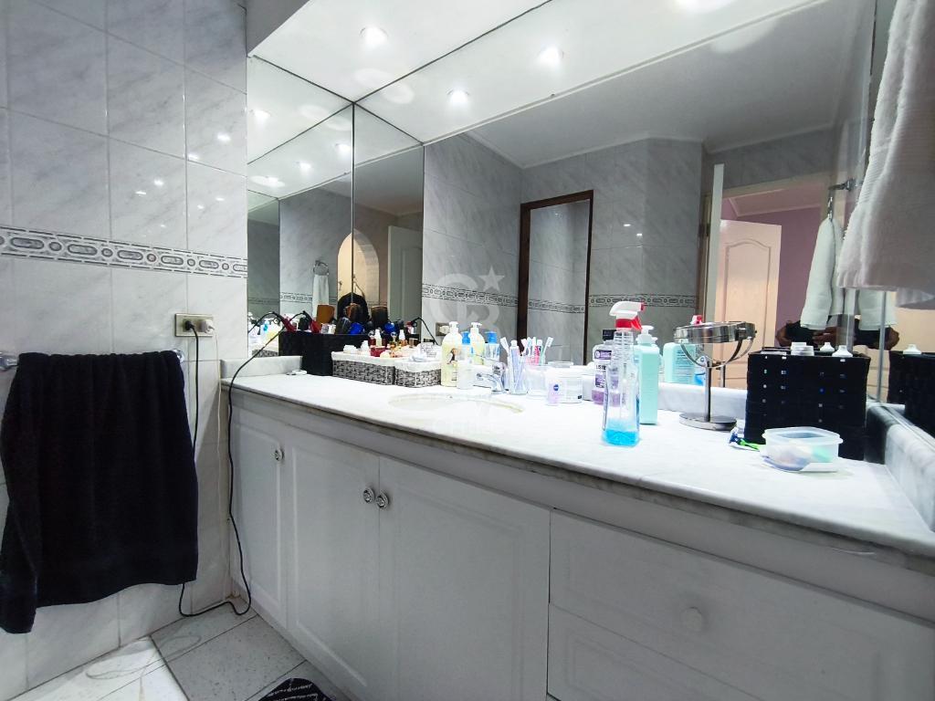 Las Condes, Chile, 5 Bedrooms Bedrooms, ,4 BathroomsBathrooms,Residential,For Sale,1821022