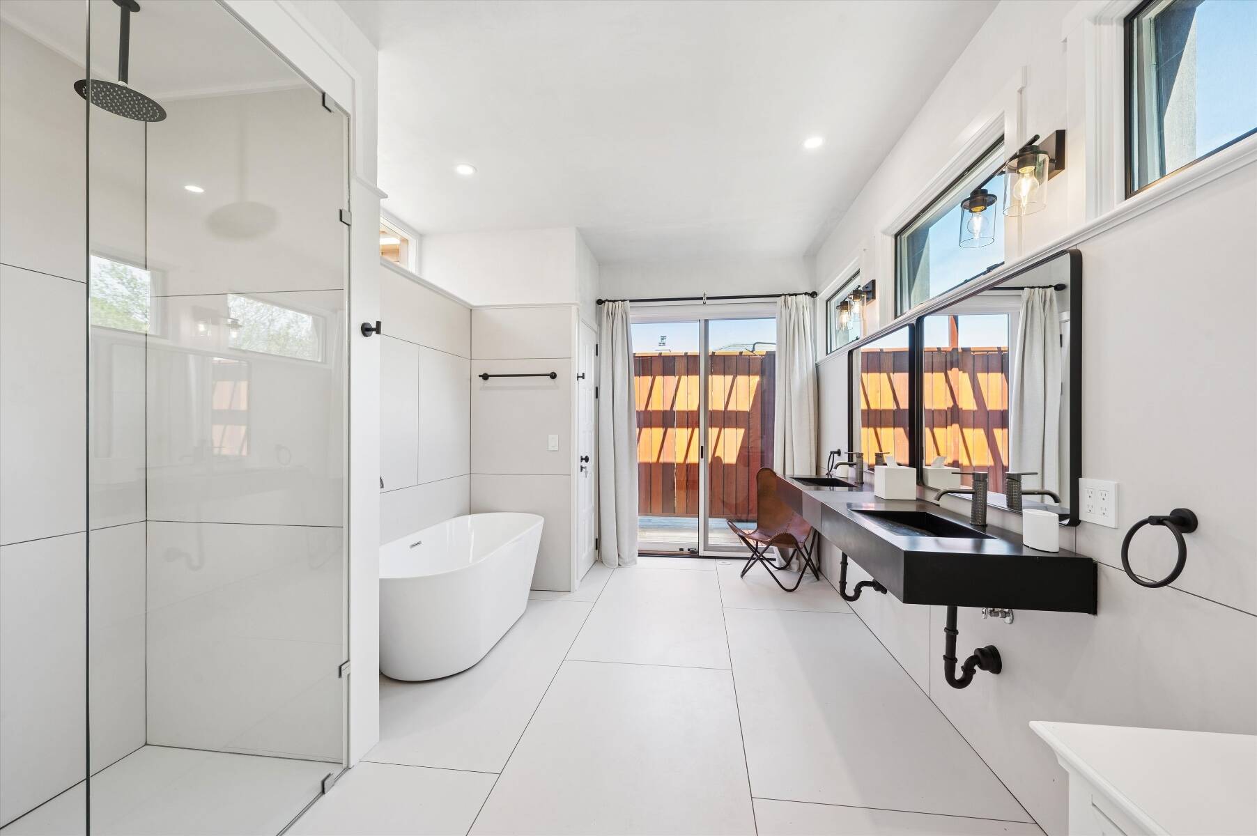  Brand New Waterfront Home in the Style of Japanese Modern - 物件實景