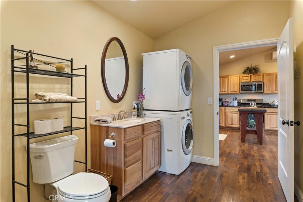 Kelseyville, California, 95451, United States, 5 Bedrooms Bedrooms, ,6 BathroomsBathrooms,Residential,For Sale,1998726