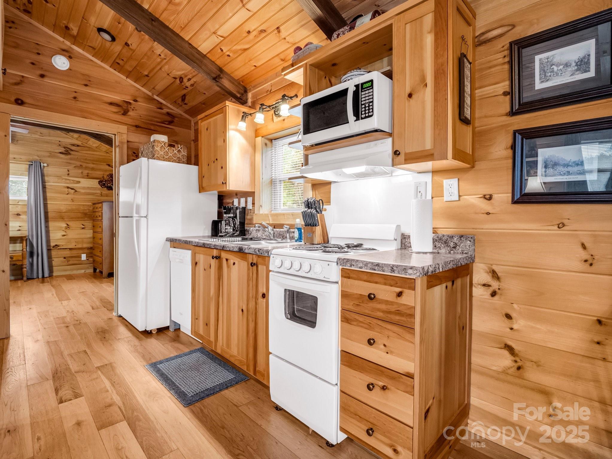 Tryon, North Carolina, 28782, United States, 3 Bedrooms Bedrooms, ,3 BathroomsBathrooms,Residential,For Sale,1914203