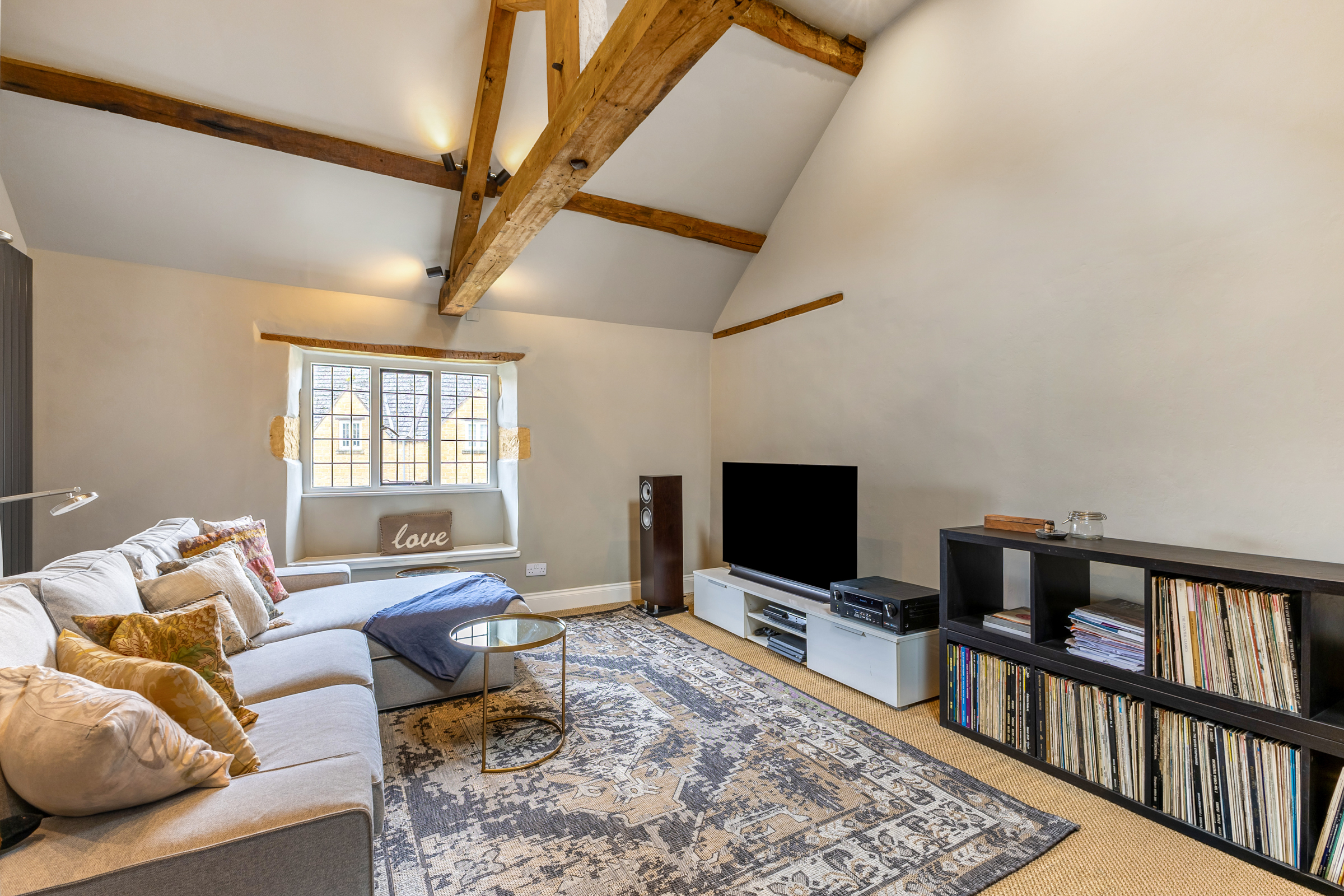  A Cotswolds stone village house with an annexe and extensive outbuildings - 物件實景