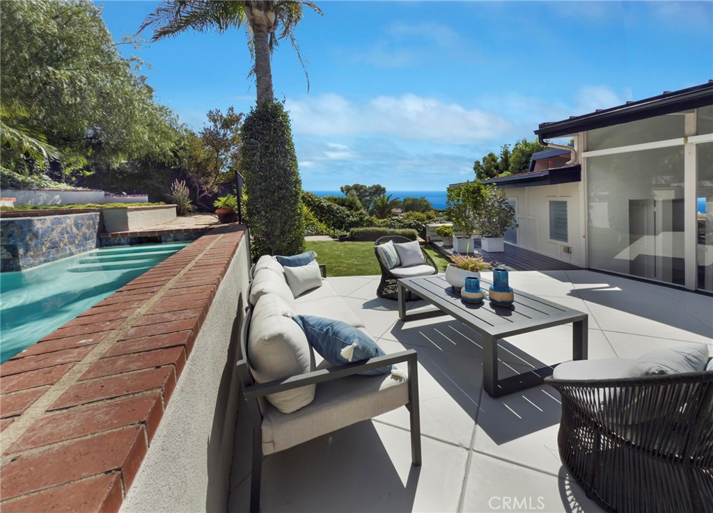 Laguna Beach, California, 92651, United States, 3 Bedrooms Bedrooms, ,3 BathroomsBathrooms,Residential,For Sale,1927395