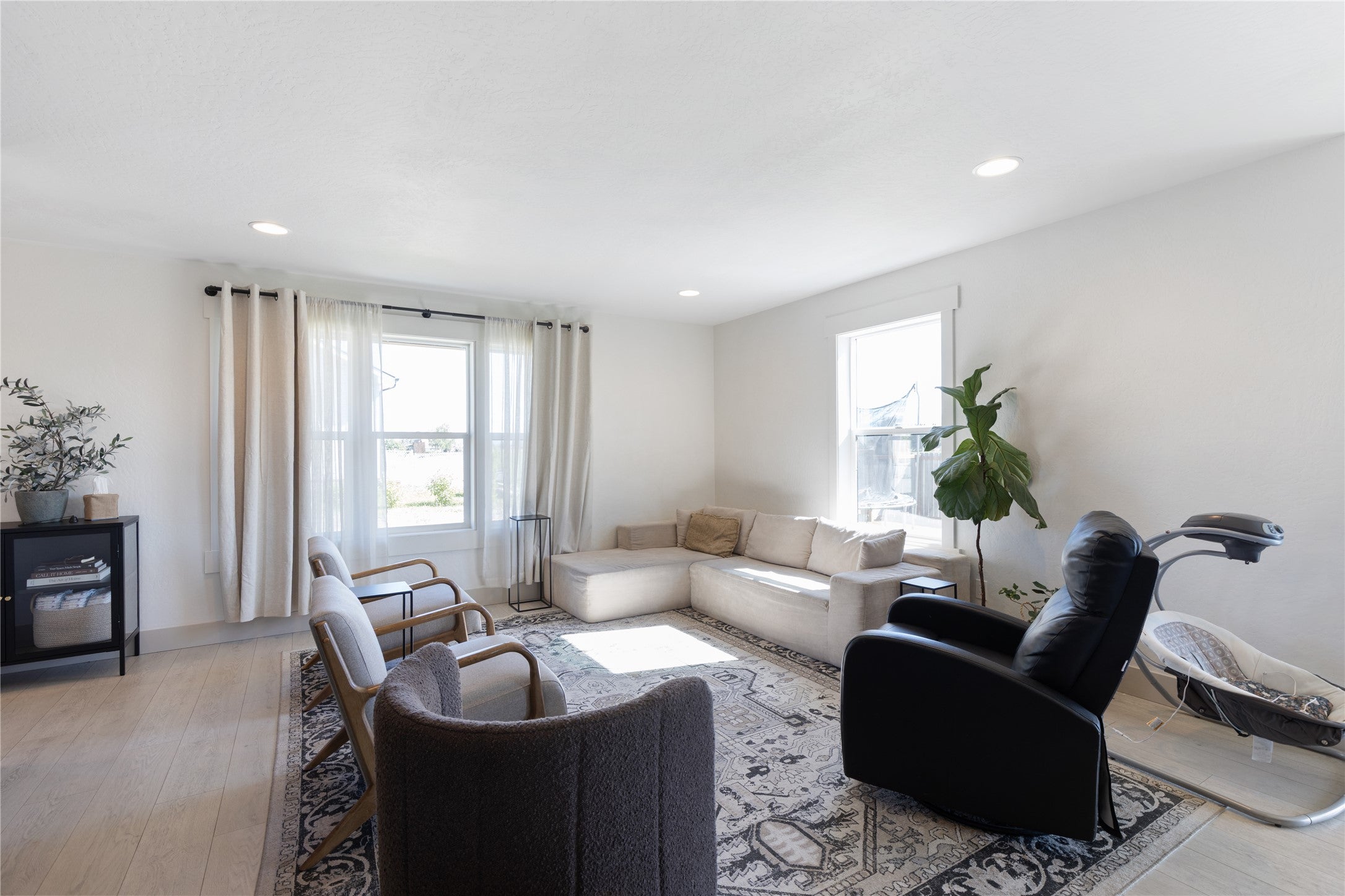 Kalispell, Montana, 59901, United States, 3 Bedrooms Bedrooms, ,3 BathroomsBathrooms,Residential,For Sale,1848783