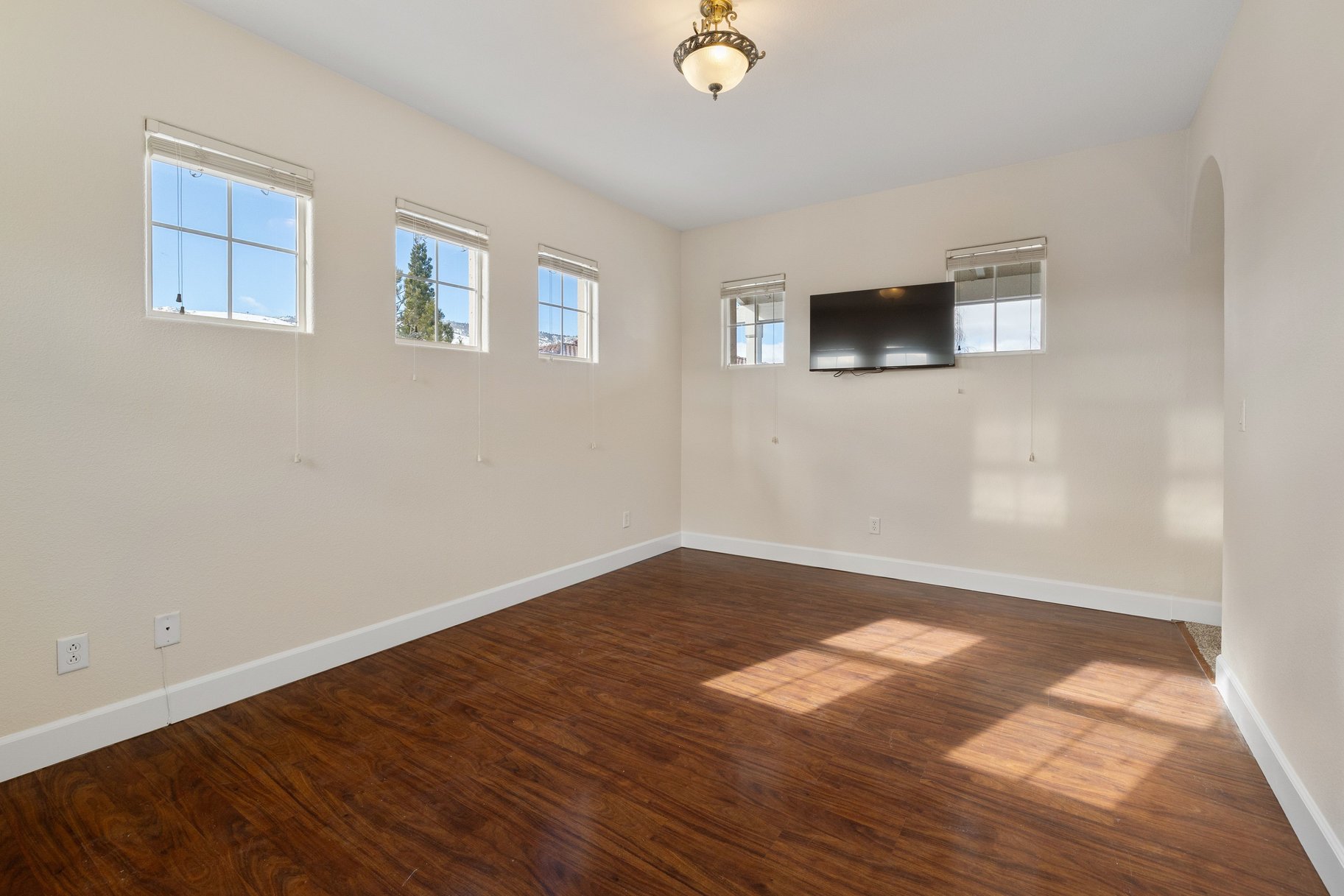  Spacious Retreat with Panoramic Views in a Premiere Gated Community - 物件實景