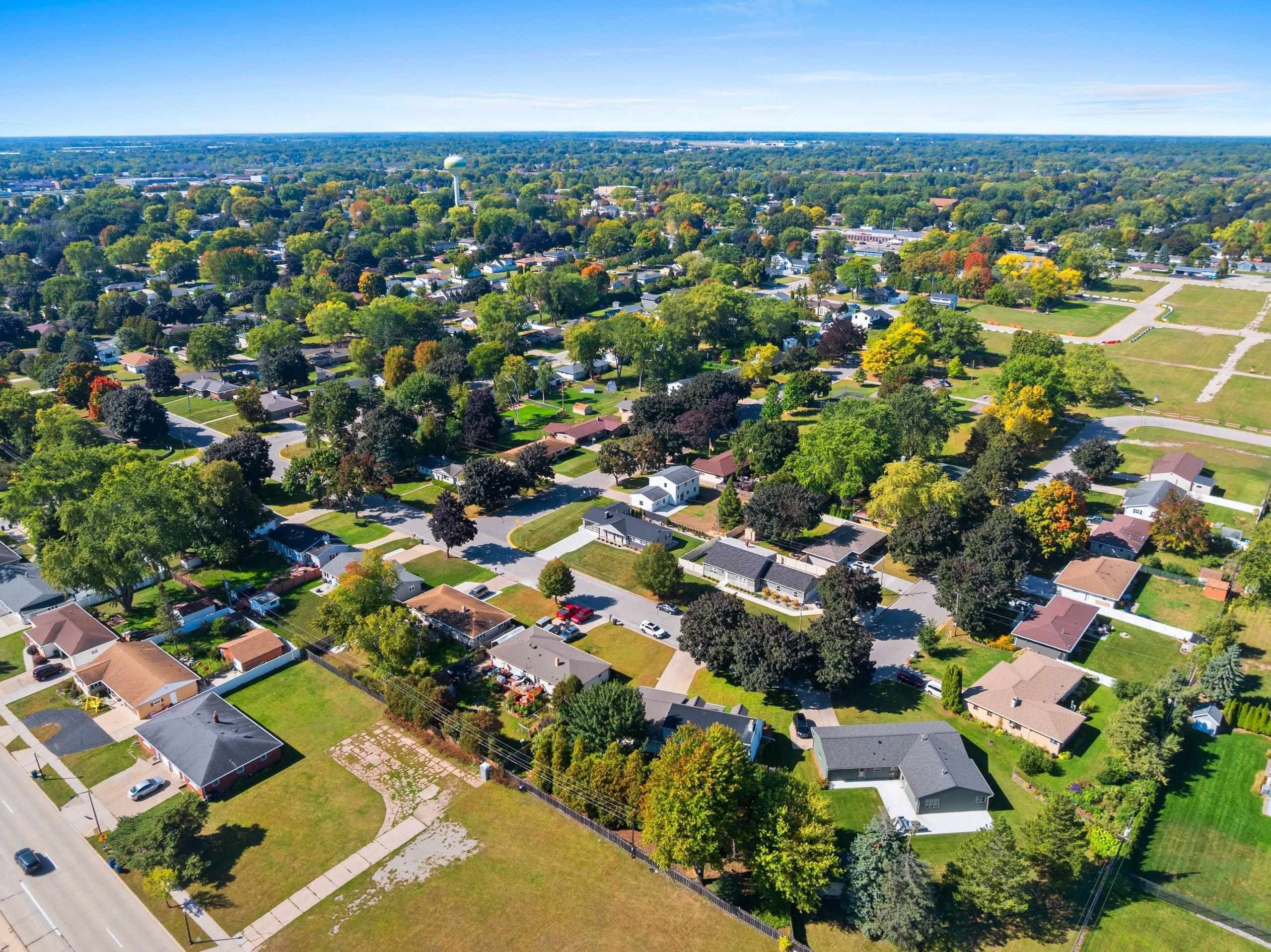 GREEN BAY, Wisconsin, 54304-4417, United States, 4 Bedrooms Bedrooms, ,2 BathroomsBathrooms,Residential,For Sale,1978060