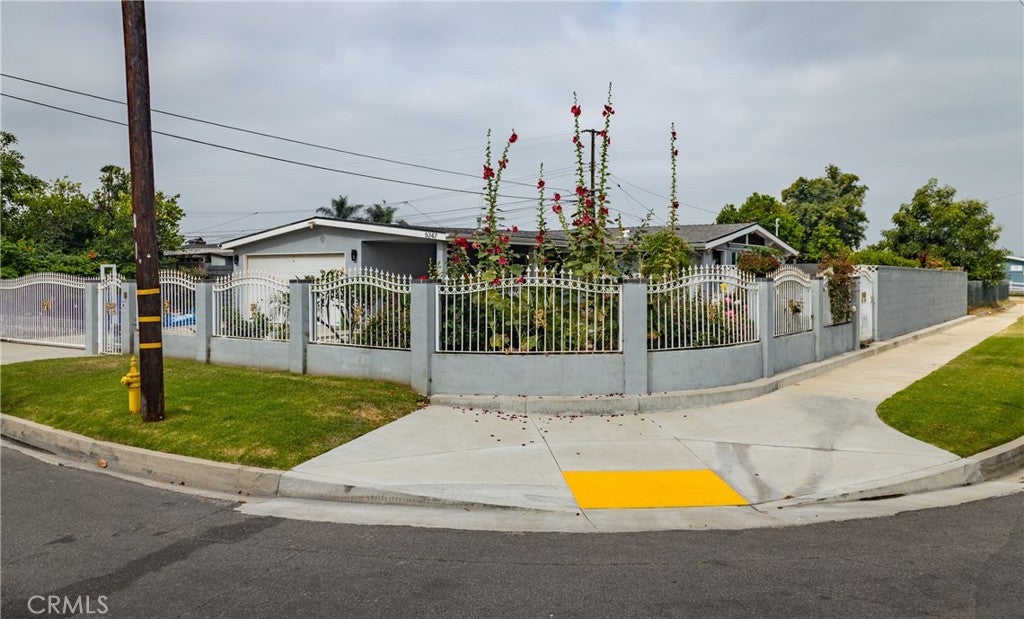 Azusa, California, 91702, United States, 4 Bedrooms Bedrooms, ,2 BathroomsBathrooms,Residential,For Sale,1879036