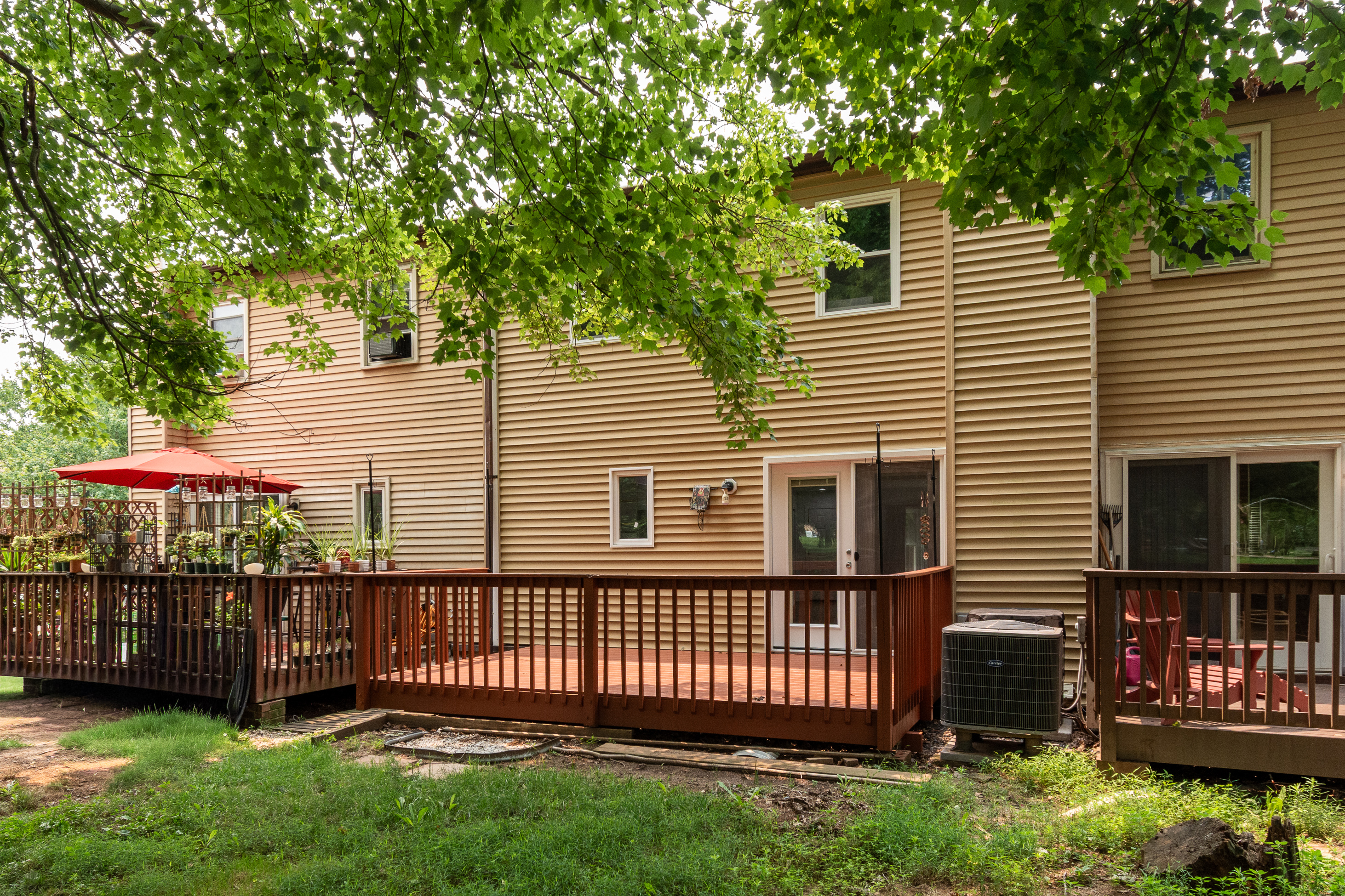  Stylish Three-Bedroom Townhome Near Shops, Dining and SEPTA - 物件實景