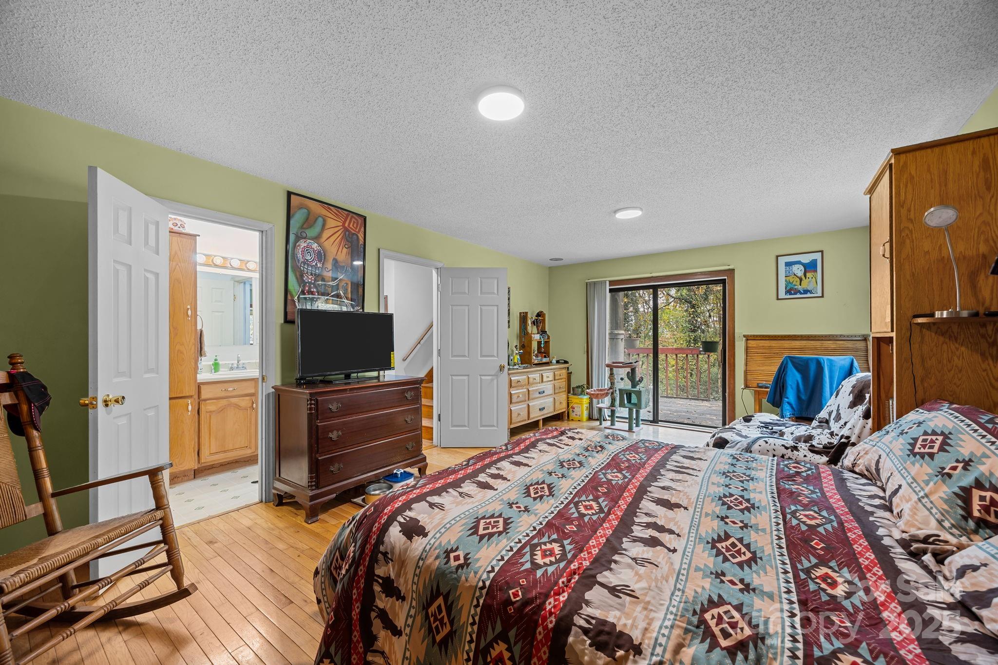 Leicester, North Carolina, 28748, United States, 3 Bedrooms Bedrooms, ,2 BathroomsBathrooms,Residential,For Sale,1991233