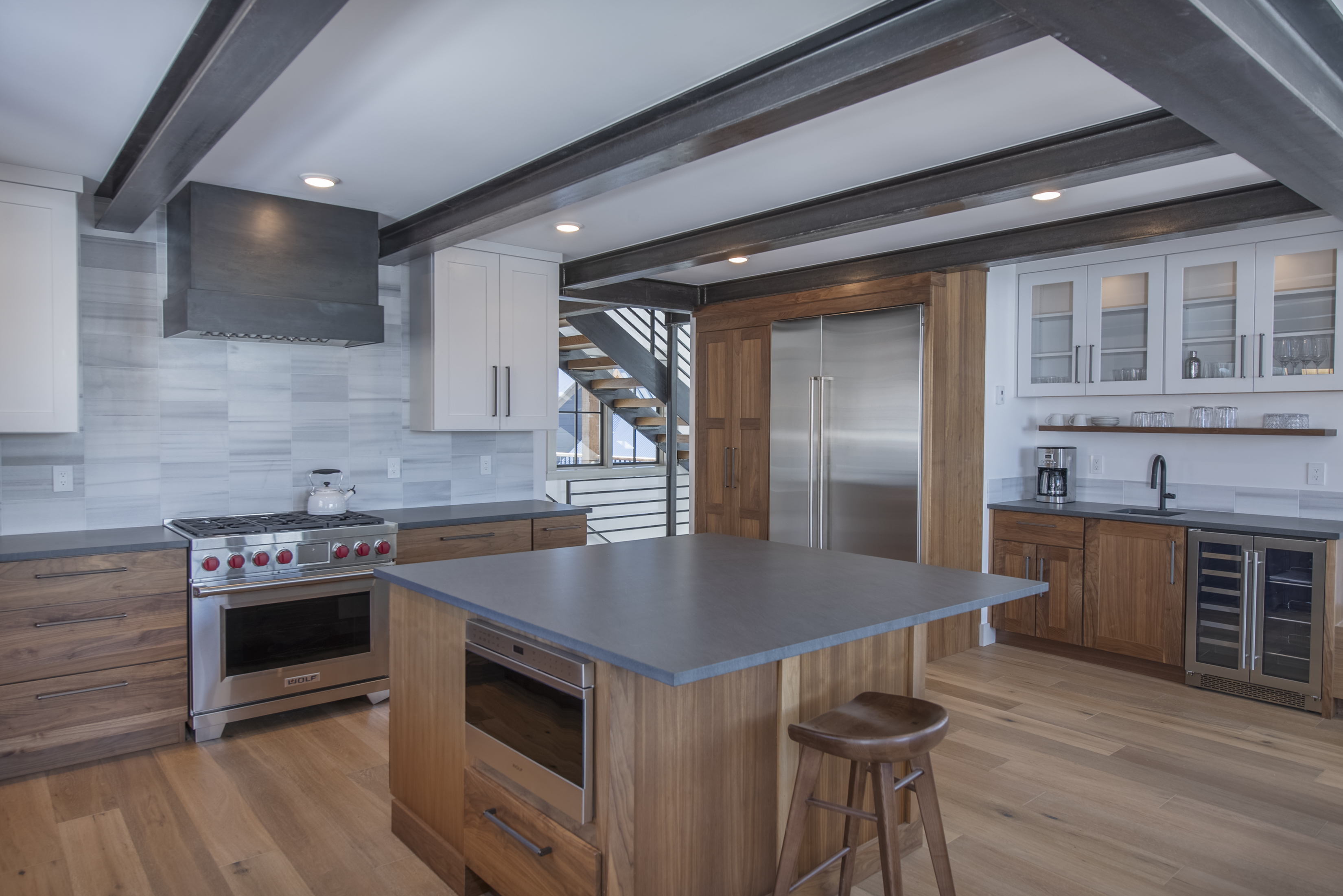  Big And Beautiful In The Desirable And Peaceful East End Of Town - 物件實景