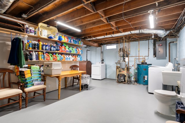 Shoreham, New York, 11786, United States, 5 Bedrooms Bedrooms, ,3 BathroomsBathrooms,Residential,For Sale,1990330