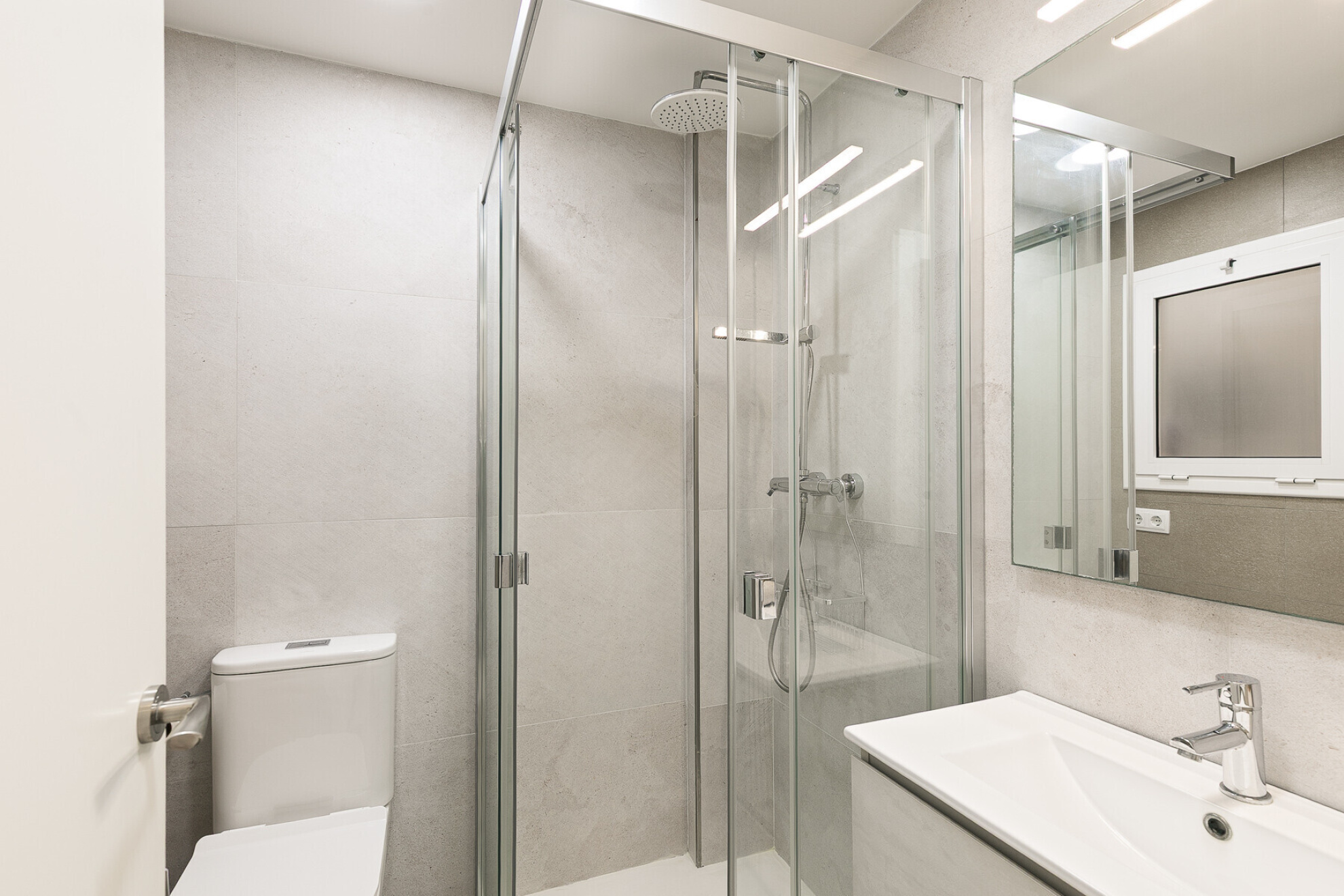  Spectacular Renovated Beachfront Apartment in Paseo Marítimo, Sitges - 物件實景