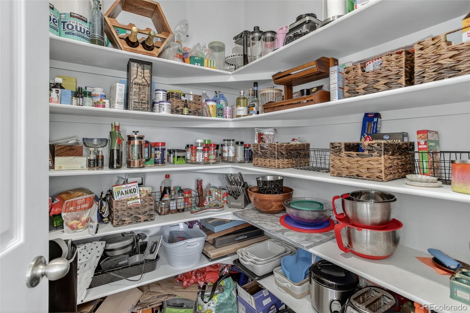 Castle Rock, Colorado, 80104, United States, 3 Bedrooms Bedrooms, ,2 BathroomsBathrooms,Residential,For Sale,1967525