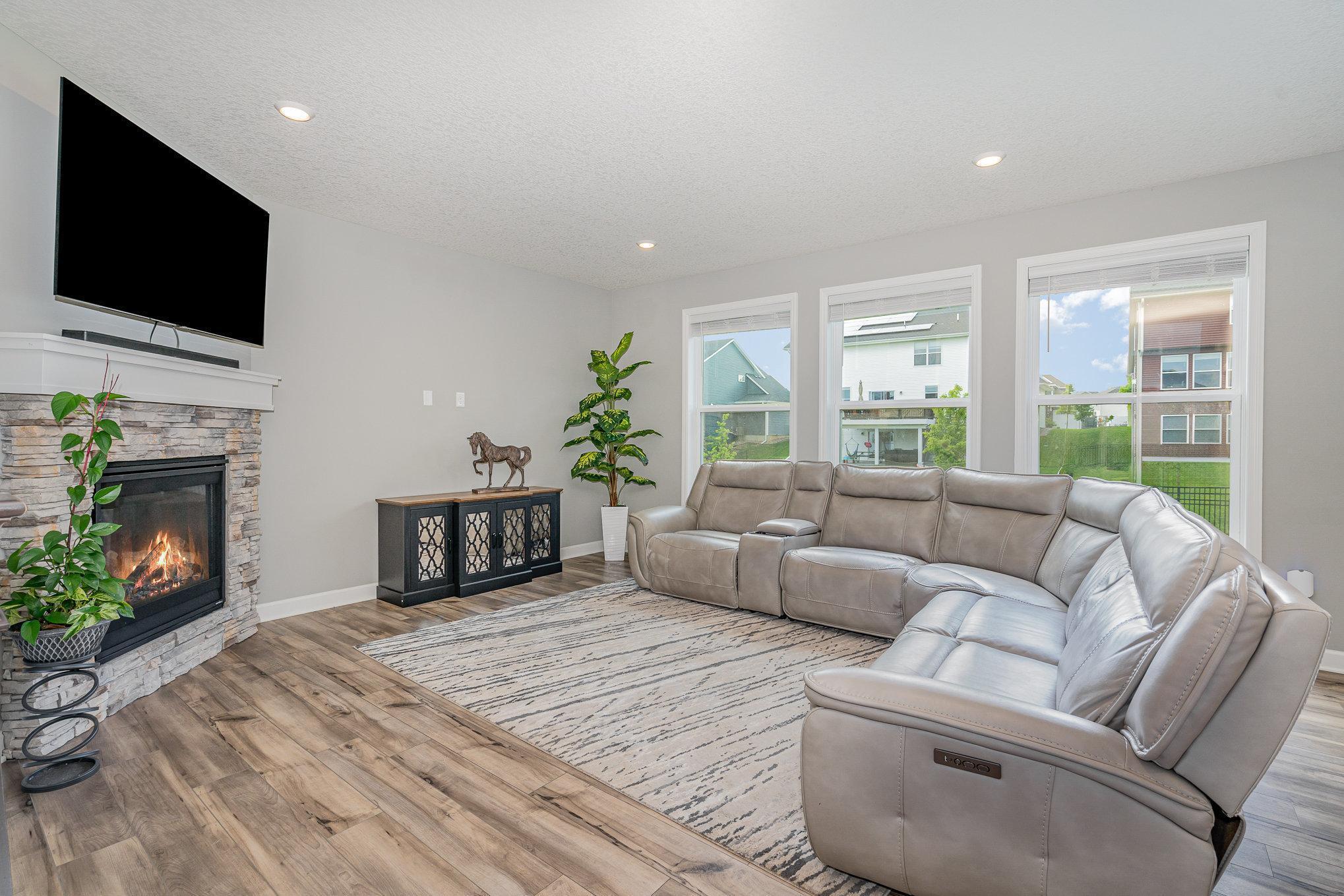 Cottage Grove, Minnesota, 55016, United States, 4 Bedrooms Bedrooms, ,3 BathroomsBathrooms,Residential,For Sale,1989709