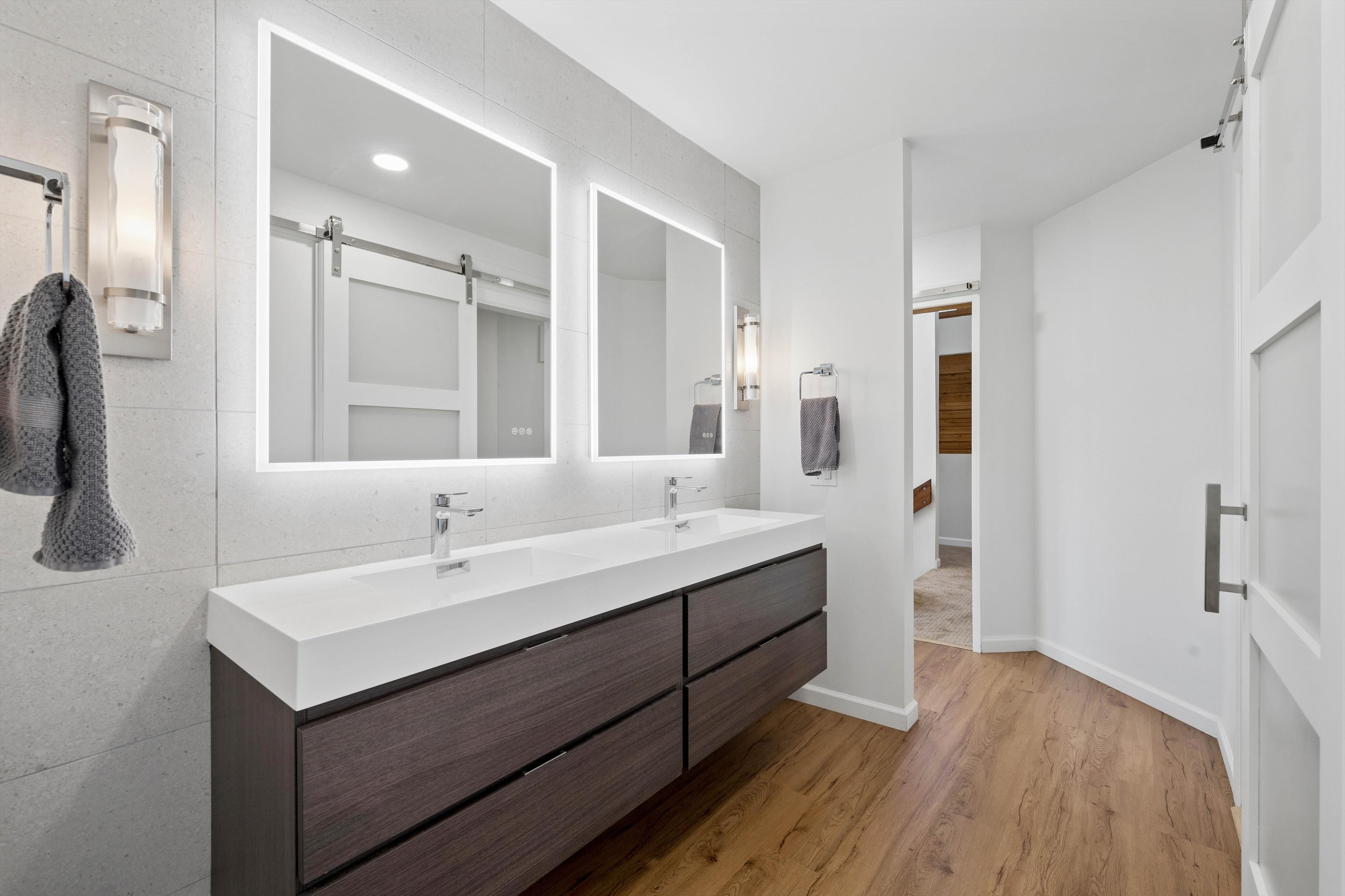  Experience Refined Mid-Century Inspired Mountain Living on 3.37 Acres - 物件實景