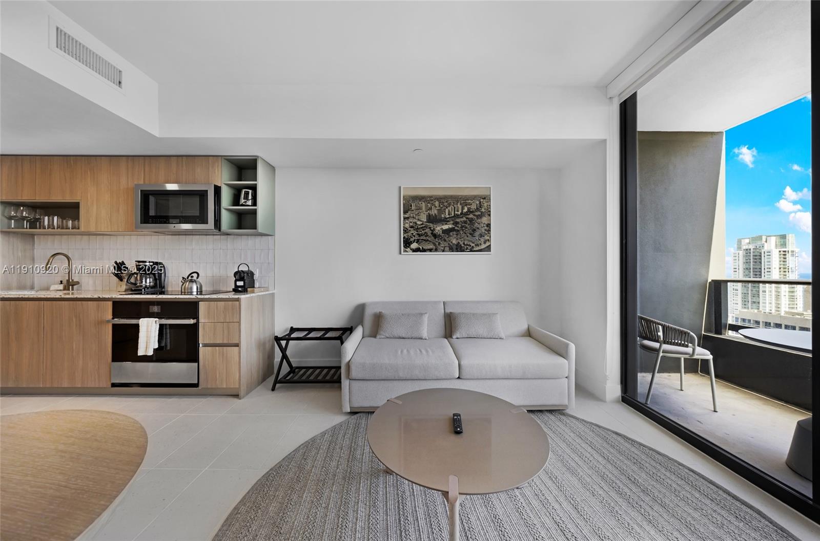 Miami, Florida, 33132, United States, 1 Bedroom Bedrooms, ,1 BathroomBathrooms,Residential,For Sale,1994721